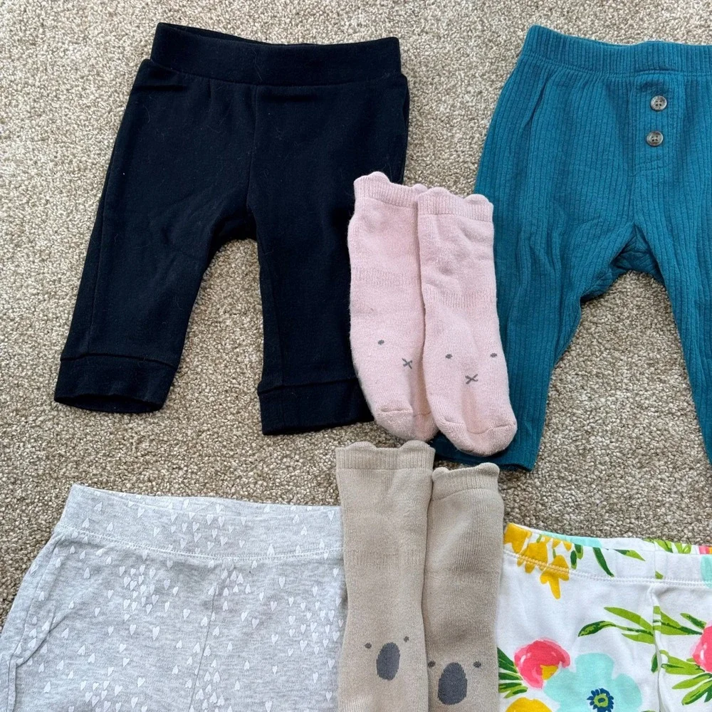 Baby Girl Clothes Bundle 3-6M Old Navy Carters Cat & Jack Leggings Socks Booties